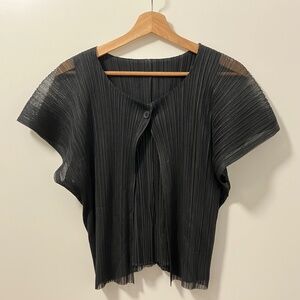 Elegant Black Pleated Women's Top